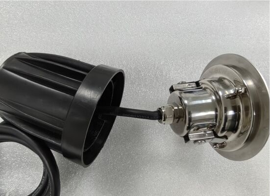 Lumières de piscine LED RGB DC12V Voltage d'entrée 100lmw Efficacité lumineuse Brillante