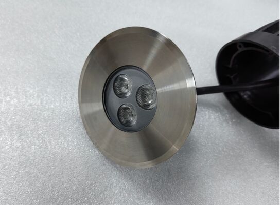 20°C à 45°C LED éclairage de piscine, y compris IK grille IK10 et 0,5 kg de poids fournissant des solutions d'éclairage durables pour les piscines
