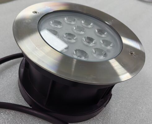 100lmw LED éclairage de piscine Options de couleurs RVB Lampes imperméables Adaptées aux réglages de piscine intérieure et extérieure