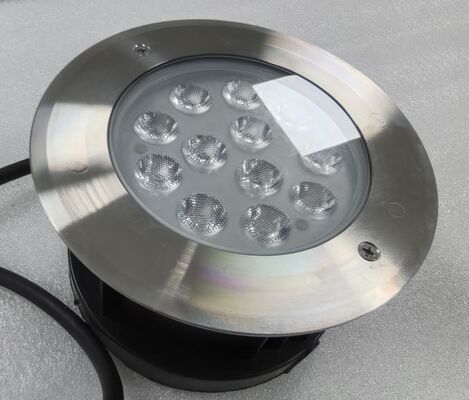 50000 Heures de vie Lumières de natation submersibles dotées d'un contrôle à distance DMX Dali Adapté à l'éclairage des fontaines de piscine et des aquariums