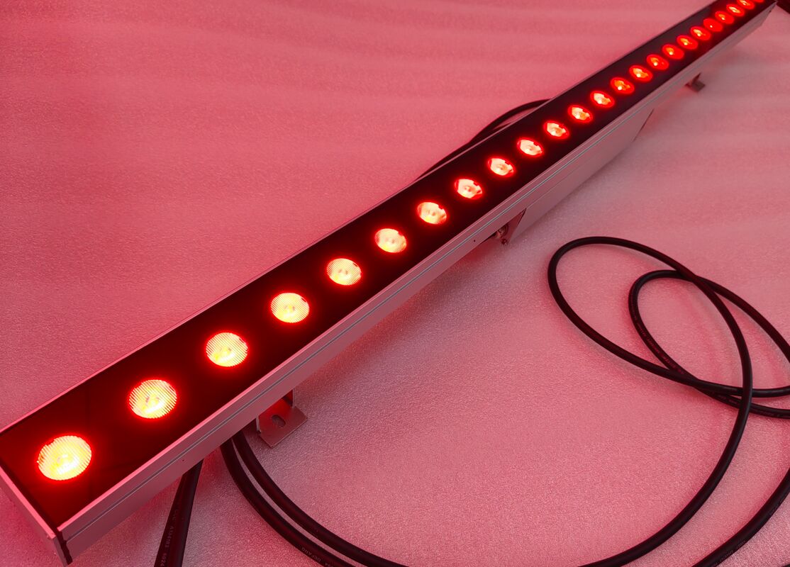 Projecteurs muraux LED avec mode de contrôle marche/arrêt ou DMX512, avec 24 LED et une construction en alliage d'aluminium durable