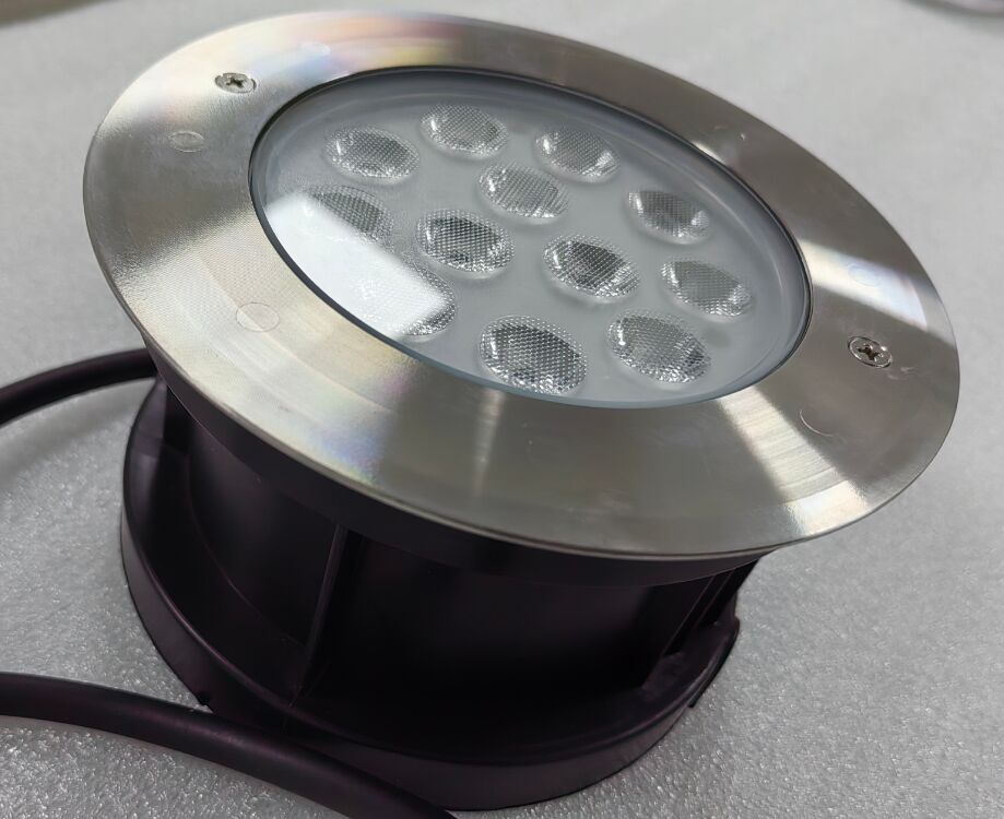 100lmw LED éclairage de piscine Options de couleurs RVB Lampes imperméables Adaptées aux réglages de piscine intérieure et extérieure