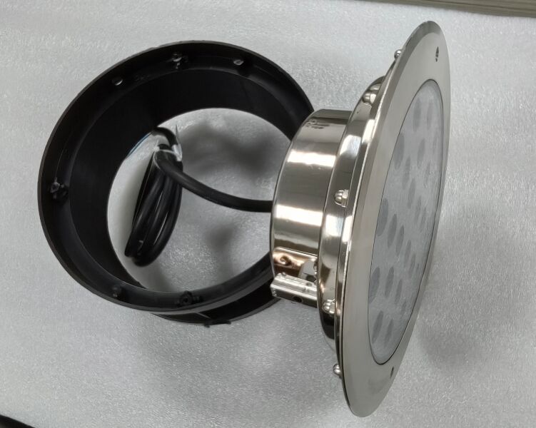 IP68 LED imperméables à l'eau pour piscines 1,7 kg Solution d'éclairage immersible durable Idéal pour les piscines commerciales et résidentielles