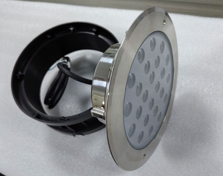 Lumières de piscine LED DC24V, avec mise hors tension, télécommande DMX Dali, température de fonctionnement de -20 °C à 45 °C et solution d'éclairage